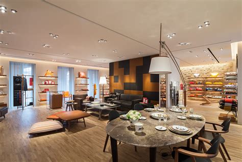 maison hermes shanghai|Hermès reopens its cherished Shanghai Plaza 66 store.